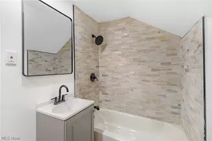 34073 Beach Park Ave, Eastlake, OH 44095 - Photo 14