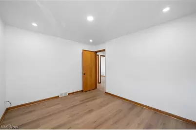 1908 Valley Road, Cuyahoga Falls, OH 44223 - Photo 20