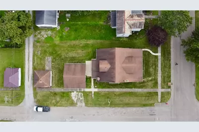 296 W Indiana Avenue, Sebring, OH 44672 - Photo 6