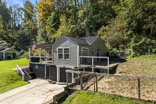 213 Bennett Dr, Weirton, WV 26062 - Photo 2