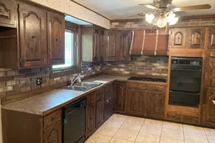 1609 S Carpenter Rd, Brunswick, OH 44212 - Photo 2