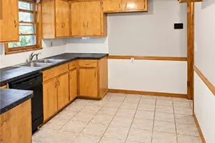 848 Almasy Dr, Campbell, OH 44405 - Photo 6