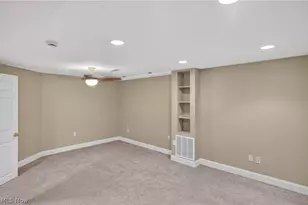 700 Austin Dr, Barberton, OH 44203 - Photo 36