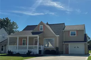 30062 Frank Dr, Wickliffe, OH 44092 - Photo 2