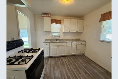 18011 Windward Road, Loveland, OH 44119 - Photo 4