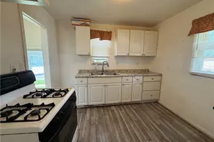 18011 Windward Rd, Loveland, OH 44119 - Photo 4