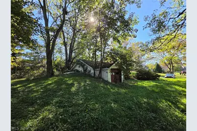 3222 Trump Avenue SE, Canton, OH 44707 - Photo 2