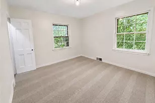 19208 Chagrin, Huber Heights, OH 44122 - Photo 6