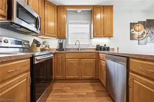 37022 Fairfield Ln, North Ridgeville, OH 44039 - Photo 14