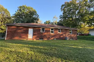 870 Milburn Rd NE, Massillon, OH 44646 - Photo 2