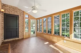 16 S Bentley Dr SE, Canton, OH 44709 - Photo 8