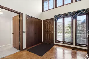 16 S Bentley Dr SE, Canton, OH 44709 - Photo 10