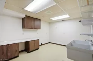 16 S Bentley Dr SE, Canton, OH 44709 - Photo 38