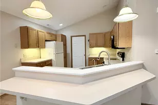1460 Laurenbrook Ln NE, Massillon, OH 44646 - Photo 6