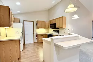 1460 Laurenbrook Ln NE, Massillon, OH 44646 - Photo 8