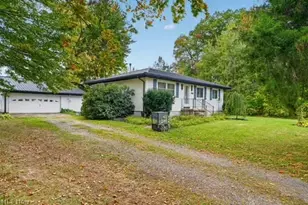 886 Long Shadow Ln, Rome, OH 44085 - Photo 2