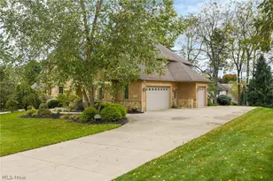 2942 Torrey Pines Cir NW, Canton, OH 44708 - Photo 6