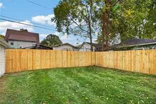 733 Roslyn Ave, Akron, OH 44320 - Photo 6