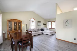 632 Bayberry Rd, Lorain, OH 44053 - Photo 2