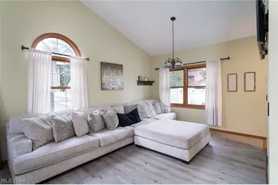 632 Bayberry Road, Lorain, OH 44053 - Photo 8