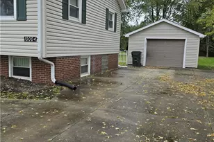 10004 McCallum Ave NE, Alliance, OH 44601 - Photo 6