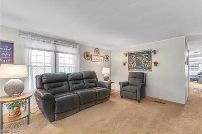 131 Hickory Circle, Elyria, OH 44035 - Photo 18