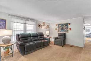 131 Hickory Cir, Elyria, OH 44035 - Photo 18