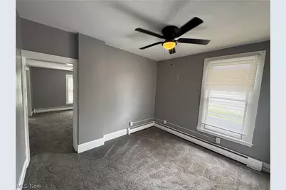 428 West Avenue, Elyria, OH 44035 - Photo 6