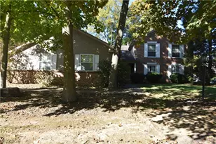 7636 Huntington Dr, Youngstown, OH 44512 - Photo 2