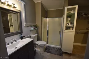 7636 Huntington Dr, Youngstown, OH 44512 - Photo 8