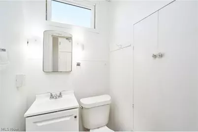 305 4th Street NW, Barberton, OH 44203 - Photo 8