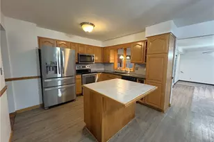 4532 Deopham Green Dr, Austintown, OH 44515 - Photo 4