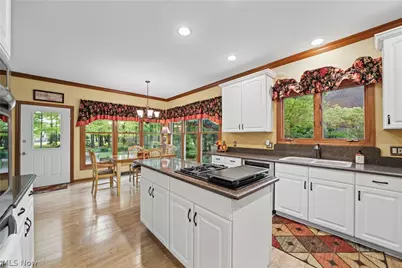 8519 Windsor Way, Grandview Heights, OH 44147 - Photo 8