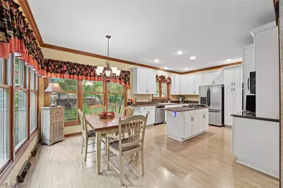 8519 Windsor Way, Grandview Heights, OH 44147 - Photo 12