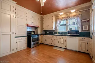 1429 Fulton Rd NW, Canton, OH 44703 - Photo 10