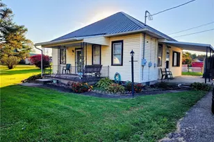 221 Washington St, Coshocton, OH 43812 - Photo 1