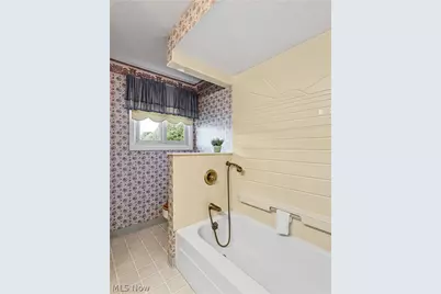 6187 Carlyle Drive, Green Hills, OH 44131 - Photo 28