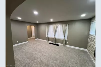 565 Eva Avenue, Akron, OH 44301 - Photo 10