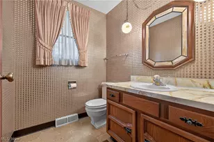 2550 Dogwood Dr NE, Massillon, OH 44646 - Photo 16