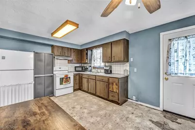 1700 Urban Circle S, Lorain, OH 44053 - Photo 10