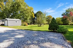 1714 Woods Rd, Akron, OH 44306 - Photo 32