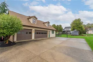 6913 Salerno St NW, Canton, OH 44718 - Photo 2