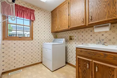 6913 Salerno Street NW, Canton, OH 44718 - Photo 18