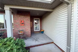 1152 Pine Bluff Dr NE, New Philadelphia, OH 44663 - Photo 2