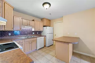 3649 Indian Run Dr, Canfield, OH 44406 - Photo 8