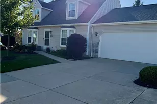 7550 Chandler Ct, Sagamore Hills, OH 44067 - Photo 4
