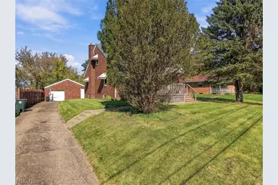 2459 Georgetown Road NE, Canton, OH 44704 - Photo 4