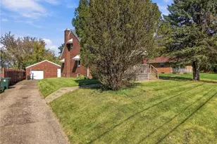 2459 Georgetown Rd NE, Canton, OH 44704 - Photo 4