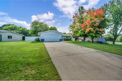 3246 Woodington Avenue SW, Canton, OH 44706 - Photo 4