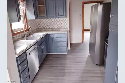 113 Market Street S, East Canton, OH 44730 - Photo 2
